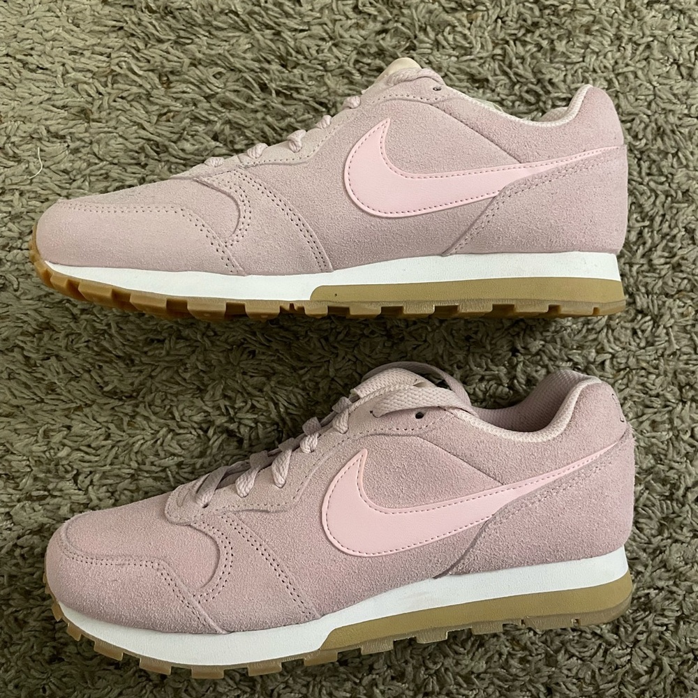 Nike Women's Pink Sneakers